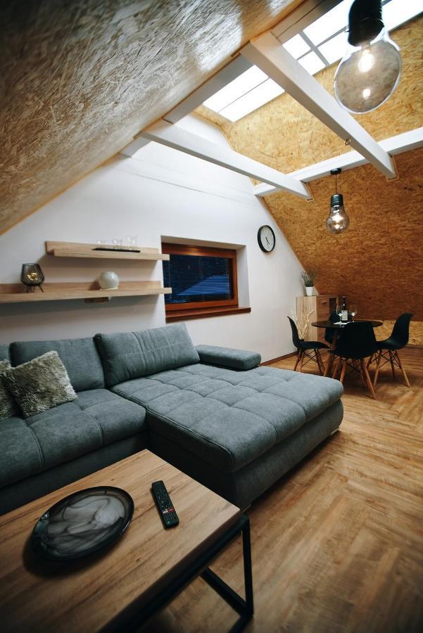 Garage Harrachov Appartement Buitenkant foto