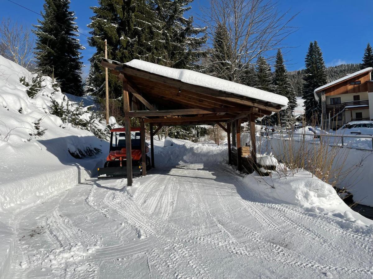 Garage Harrachov Appartement Buitenkant foto